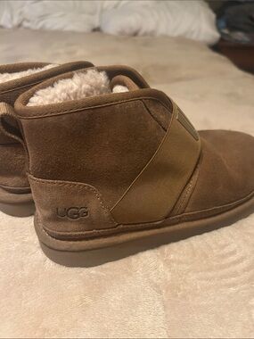 UGG Suede Short Booties in Chestnut Brown